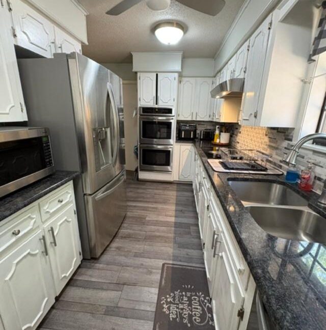 300 South Circle 11