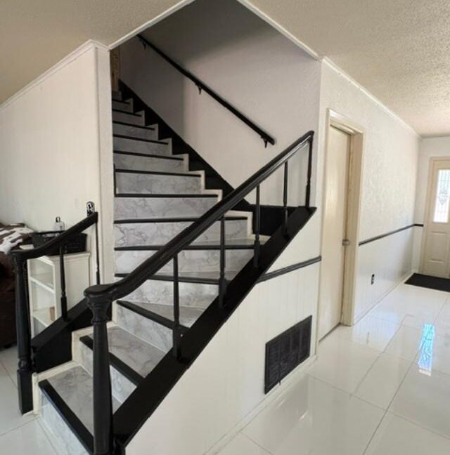 300 South Circle 18