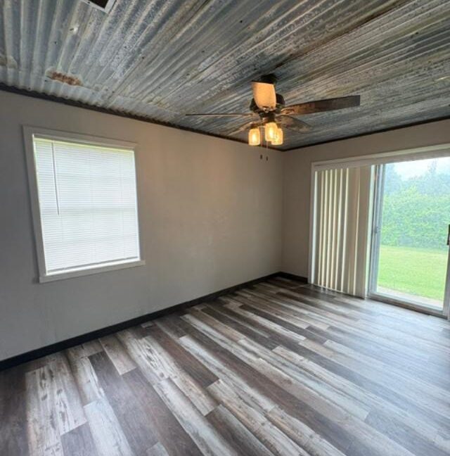 500 N Cedar 14