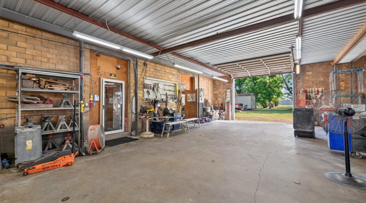 113 East Olive (30)