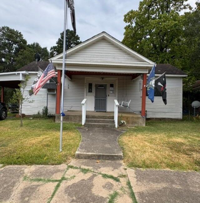 603 E 2nd THUMB